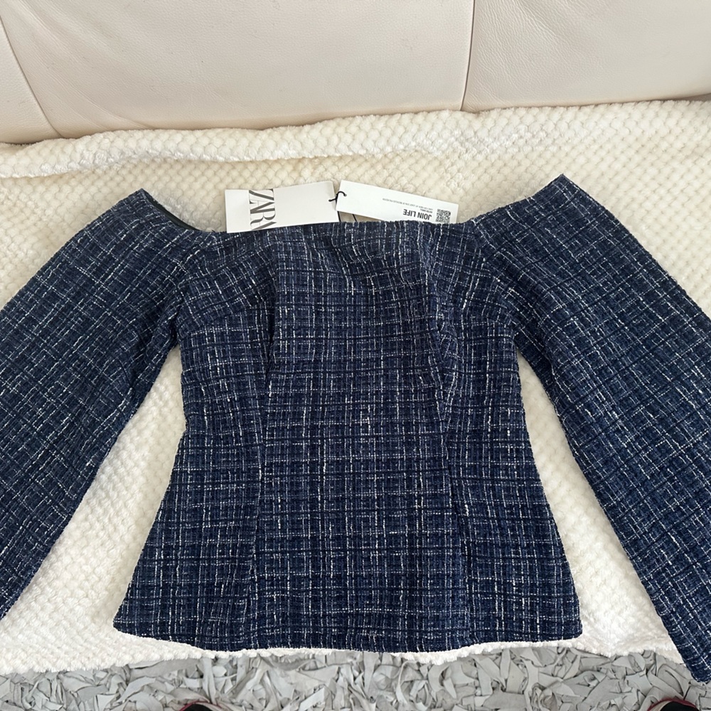Zara NWT Navy Off-Shoulder Top